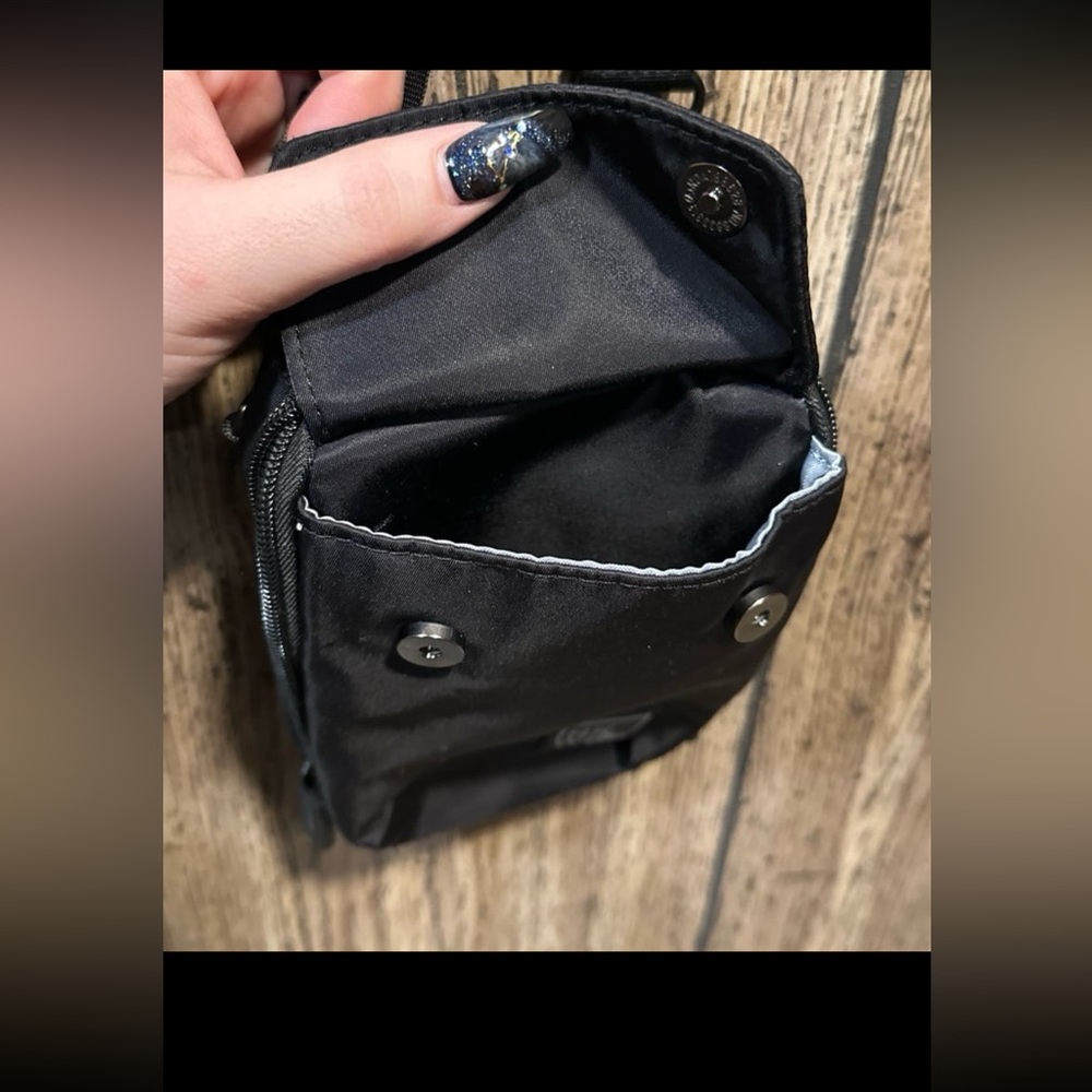 IHKWIP THE EVERYDAY ESSENTIALS CROSSBODY BAG - Picture 7 of 8
